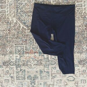 Women’s Athleta capris. Size XL. Navy blue.